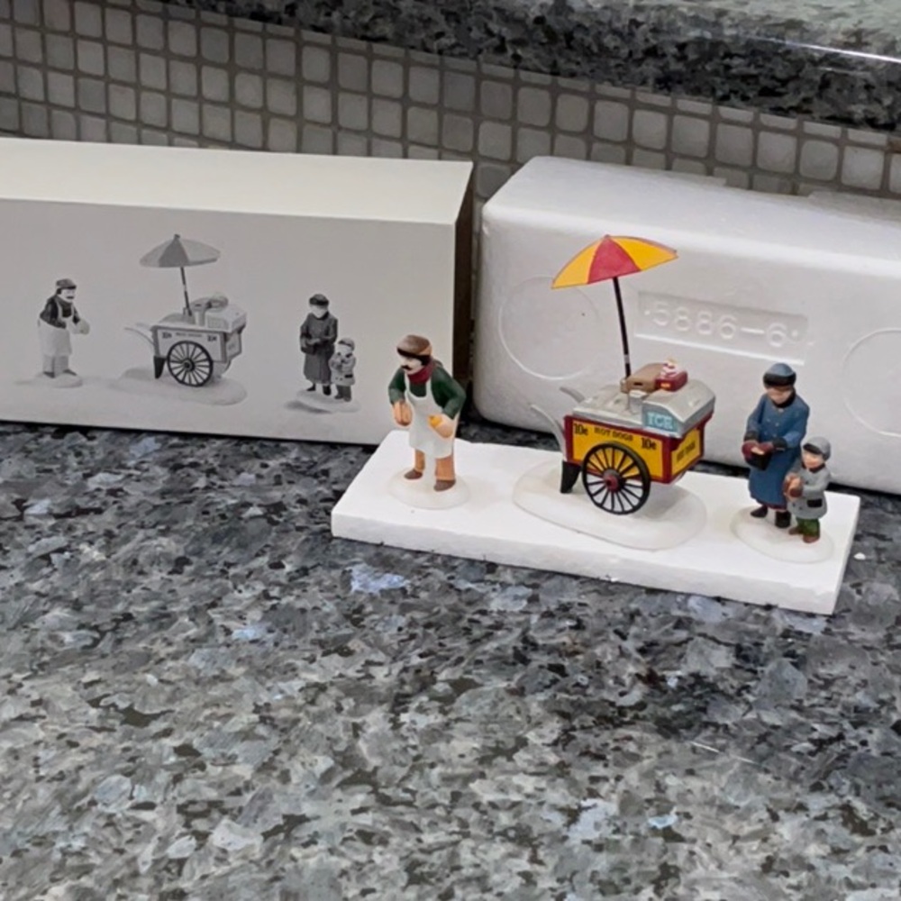 Department 56, Hot Dog Vendor, set of 3